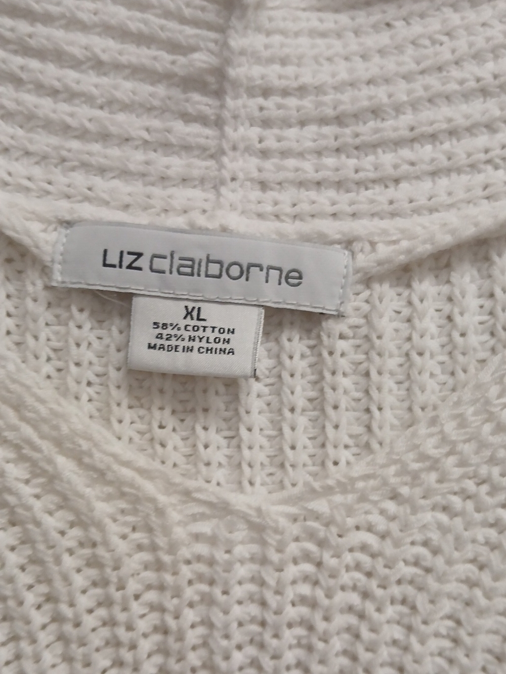 ​Liz Claiborne White V-Neck Knit Sleeveless Tank Top Sweater XL - Picture 6 of 11